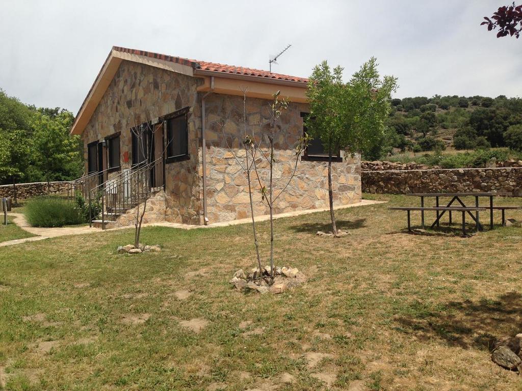 Las Casitas De La Poza Affittacamere Gargantilla del Lozoya Esterno foto
