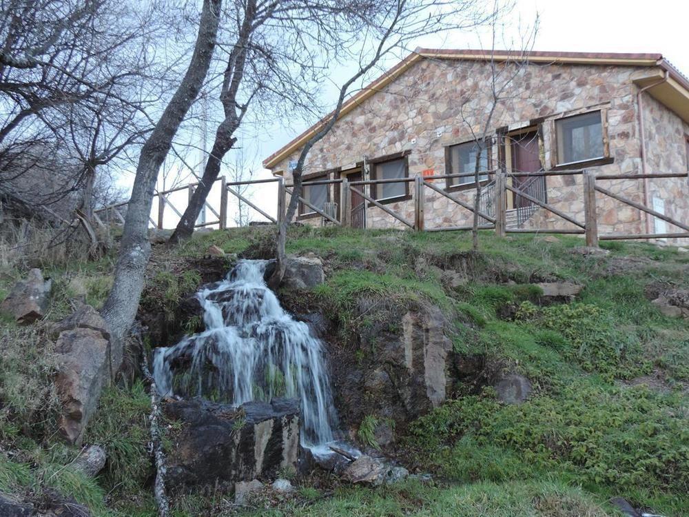 Las Casitas De La Poza Affittacamere Gargantilla del Lozoya Esterno foto